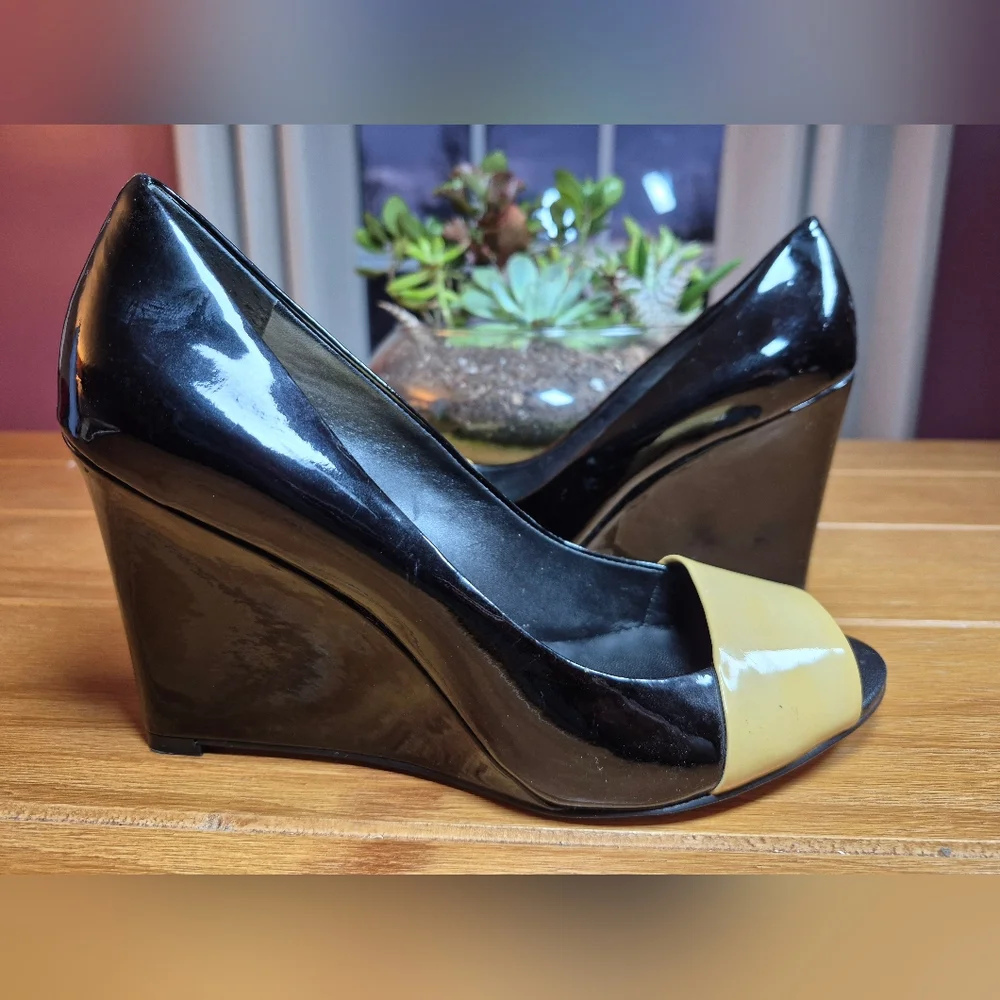 Banana Republic Patent Leather‎ Wedge Heels - Size 7.5